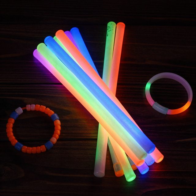 Bright glow sticks and glow bracelets